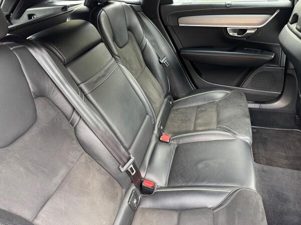 Volvo V90 2.0 D4 R-Design Auto Euro 6 (s/s) 5dr at 17th