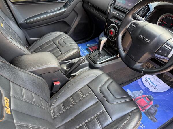 Isuzu D-Max 1.9 TD Blade Auto 4WD Euro 6 4dr at 5th