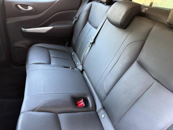 Nissan Navara 2.3 dCi Tekna Auto 4WD Euro 6 4dr