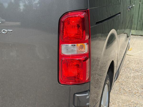 Peugeot Expert 2.0 BlueHDi 1400 Asphalt Premium + Standard Panel Van MWB Euro 6 (s/s) 6dr at 33th