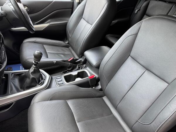 Nissan Navara 2.3 dCi Tekna 4WD Euro 6 (s/s) 4dr