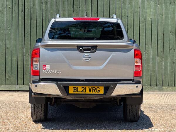 Nissan Navara 2.3 dCi Tekna Auto 4WD Euro 6 4dr at 16th