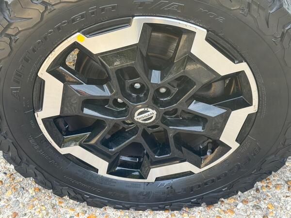 Nissan Navara 2.3 dCi Tekna 4WD Euro 6 (s/s) 4dr