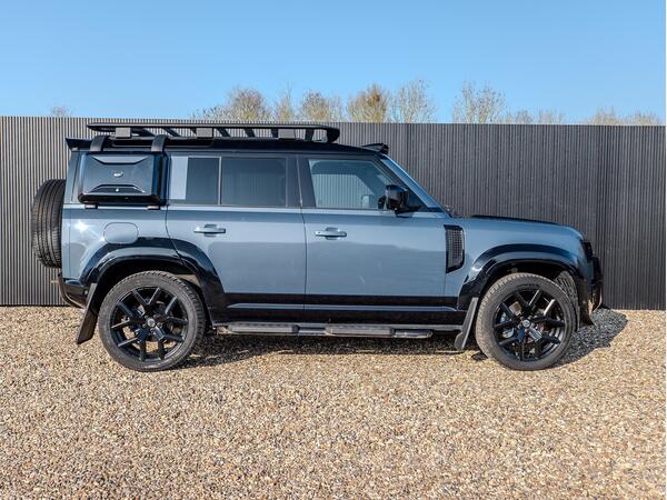 LAND ROVER DEFENDER X-DYNAMIC SE D MHEV A - Image 3