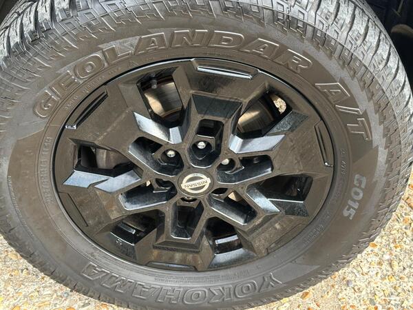 Nissan Navara 2.3 dCi N-Guard Auto 4WD Euro 6 4dr at 21th