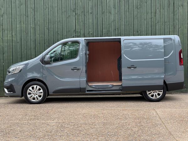 Renault Trafic 2.0 dCi Blue LL30 Extra L2 H1 Euro 6 (s/s) 5dr