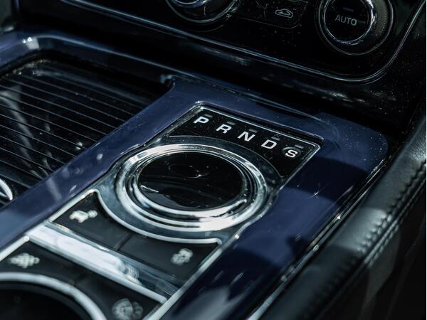 JAGUAR XJ PORTFOLIO S/C AUTO - Image 32