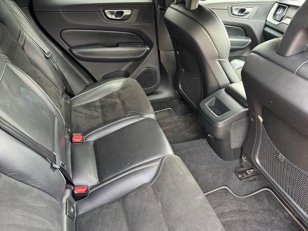 Volvo XC60 2.0 D5 PowerPulse R-Design Pro Auto AWD Euro 6 (s/s) 5dr
