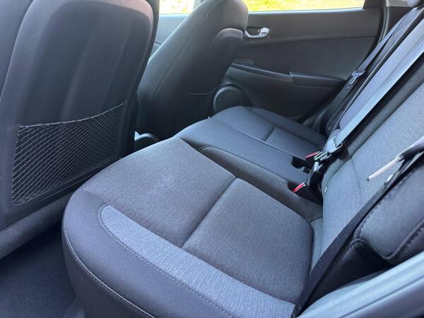 Hyundai KONA 64kWh Premium Auto 5dr (10.5kW Charger)