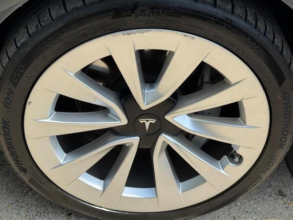 Tesla Model 3 (Dual Motor) Long Range Auto 4WDE 4dr at 22th