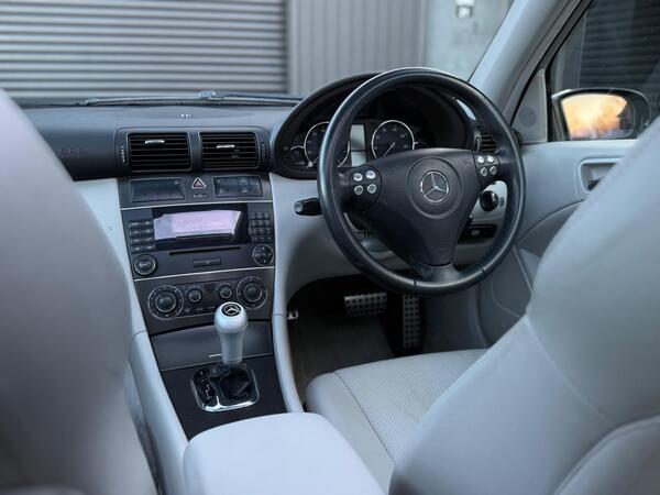 Mercedes-Benz C Class 1.8 C180 Kompressor SE 2dr - Image 2