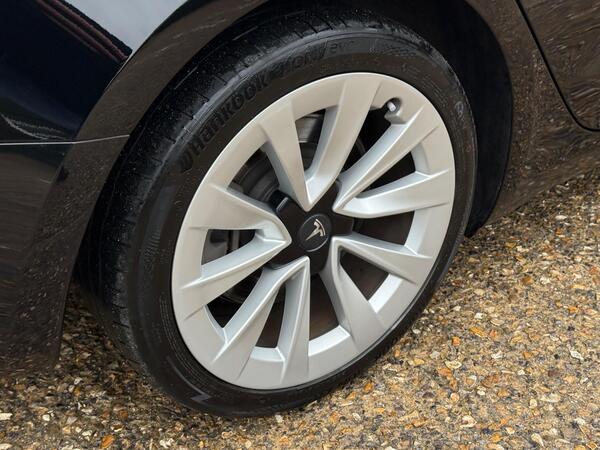 Tesla Model 3 (Dual Motor) Long Range Auto 4WDE 4dr at 33th