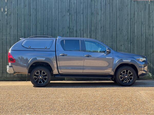 Toyota Hilux 2.8 D-4D Invincible X Auto 4WD Euro 6 (s/s) 4dr at 8th