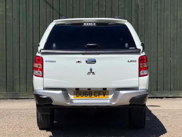 Mitsubishi L200 2.4 DI-D DC Warrior 4WD Euro 6 4dr