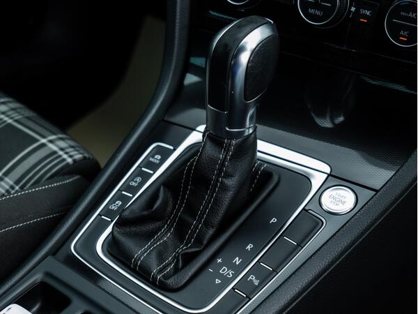 VOLKSWAGEN GOLF GTD S-A - Image 28