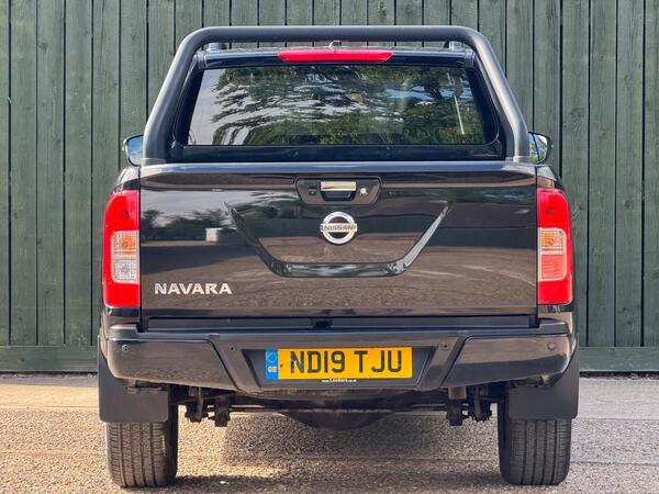 Nissan Navara 2.3 dCi N-Guard 4WD Euro 6 (s/s) 4dr at 15th