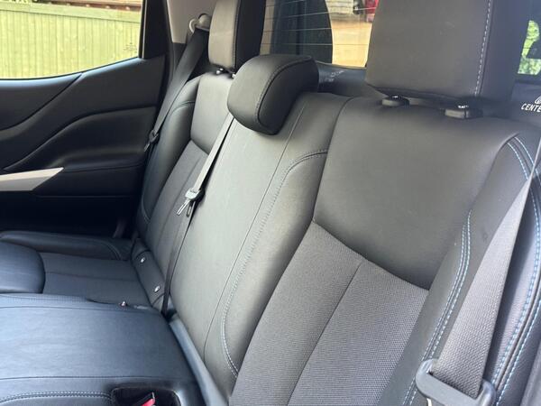 Nissan Navara 2.3 dCi N-Guard Auto 4WD Euro 6 4dr at 55th