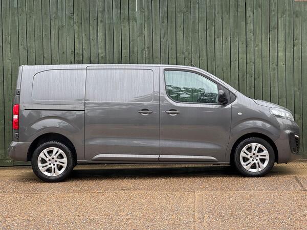 Vauxhall Vivaro 2.0 Turbo D 3100 Prime Auto L1 H1 Euro 6 (s/s) 6dr
