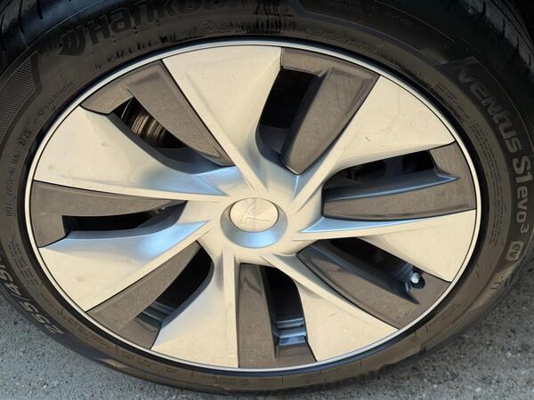 Tesla Model Y (Dual Motor) Long Range Auto 4WDE 5dr
