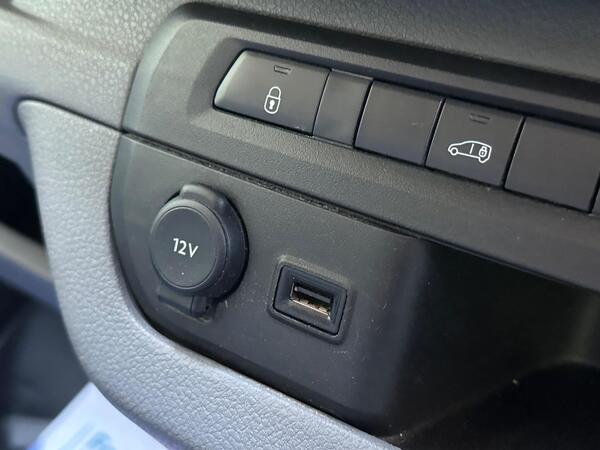 Toyota ProAce 1.6D Icon Medium Panel Van MWB Euro 6 (s/s) 6dr at 13th