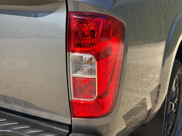 Nissan Navara 2.3 dCi N-Guard Auto 4WD Euro 6 4dr at 41th