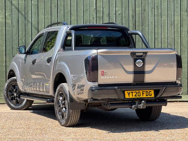 Nissan Navara 2.3 dCi N-Guard Auto 4WD Euro 6 4dr