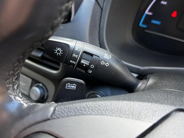 Hyundai KONA 64kWh Premium SE Auto 5dr (7kW Charger)