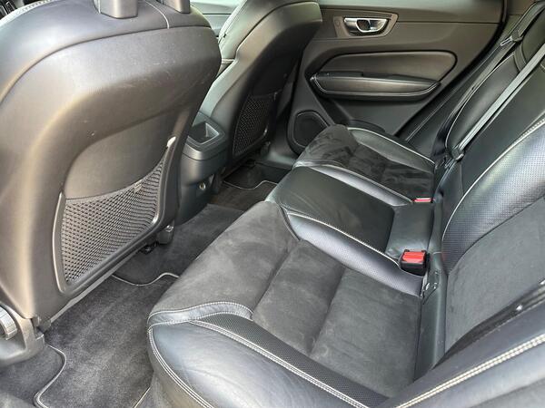 Volvo XC60 2.0 D4 R-Design Pro Auto AWD Euro 6 (s/s) 5dr at 14th