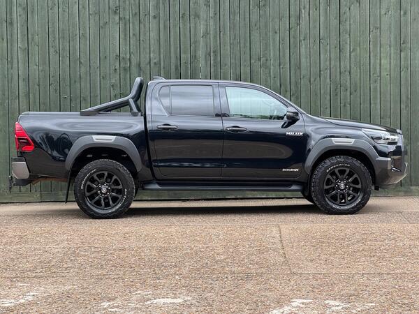 Toyota Hilux 2.8 D-4D Invincible X 4WD Euro 6 (s/s) 4dr at 13th