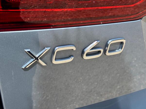 Volvo XC60 2.0 D4 Momentum Auto AWD Euro 6 (s/s) 5dr