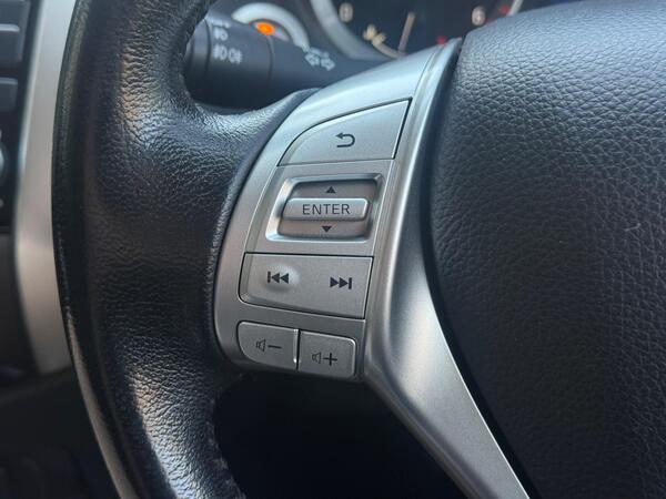 Nissan Navara 2.3 dCi Tekna 4WD Euro 6 (s/s) 4dr at 29th