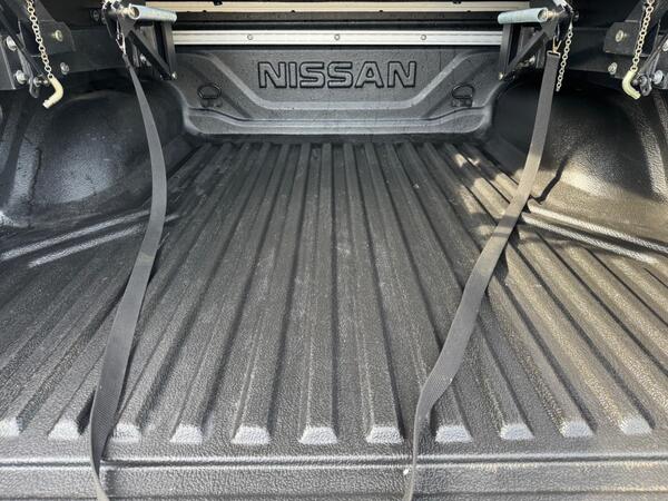 Nissan Navara 2.3 dCi Tekna Auto 4WD Euro 6 4dr