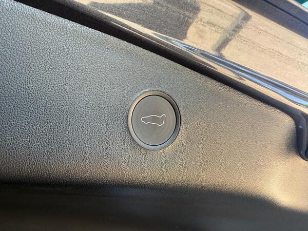 Tesla Model 3 (Dual Motor) Long Range Auto 4WDE 4dr