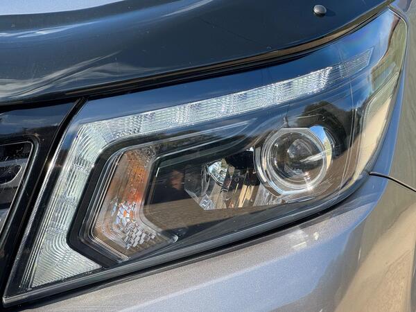 Nissan Navara 2.3 dCi N-Guard Auto 4WD Euro 6 4dr at 40th
