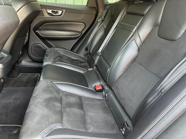Volvo XC60 2.0 D4 R-Design Pro Auto AWD Euro 6 (s/s) 5dr at 15th