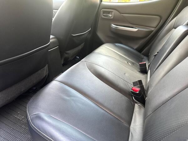 Mitsubishi L200 2.4 DI-D DC Warrior Auto 4WD Euro 6 4dr