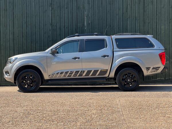 Nissan Navara 2.3 dCi N-Guard Auto 4WD Euro 6 4dr