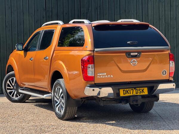 Nissan Navara 2.3 dCi Tekna Auto 4WD Euro 6 4dr at 11th