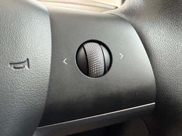 Tesla Model Y (Dual Motor) Long Range Auto 4WDE 5dr
