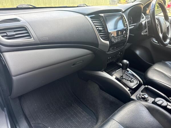 Mitsubishi L200 2.4 DI-D DC Warrior Auto 4WD Euro 6 4dr