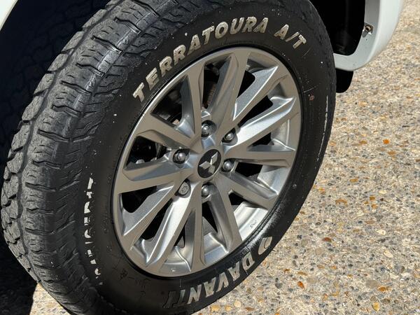 Mitsubishi L200 2.4 DI-D DC Warrior 4WD Euro 6 4dr