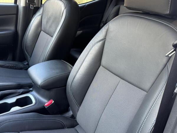 Nissan Navara 2.3 dCi N-Guard Auto 4WD Euro 6 4dr at 30th