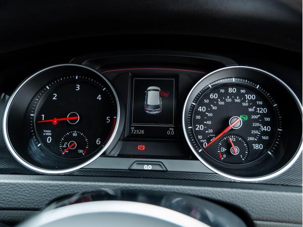 VOLKSWAGEN GOLF GTD S-A - Image 23