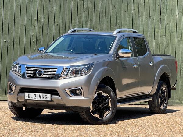 Nissan Navara 2.3 dCi Tekna Auto 4WD Euro 6 4dr at 7th