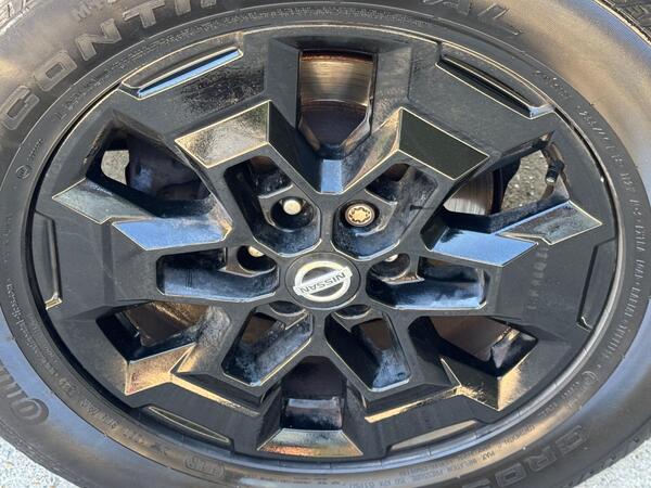 Nissan Navara 2.3 dCi N-Guard Auto 4WD Euro 6 4dr