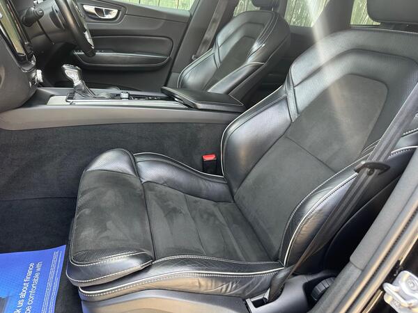 Volvo XC60 2.0 D4 R-Design Pro Auto AWD Euro 6 (s/s) 5dr at 16th