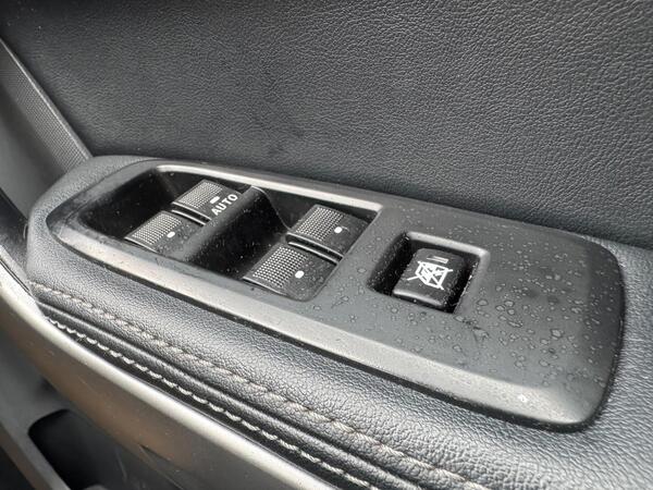 Ford Ranger 2.2 TDCi Limited Durashift 4WD Euro 5 4dr at 48th