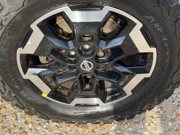 Nissan Navara 2.3 dCi Tekna 4WD Euro 6 (s/s) 4dr