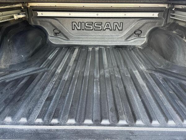 Nissan Navara 2.3 dCi N-Guard Auto 4WD Euro 6 4dr at 15th