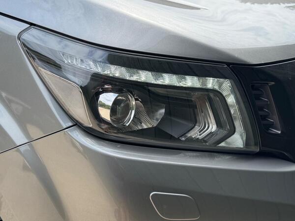 Nissan Navara 2.3 dCi N-Guard Auto 4WD Euro 6 4dr